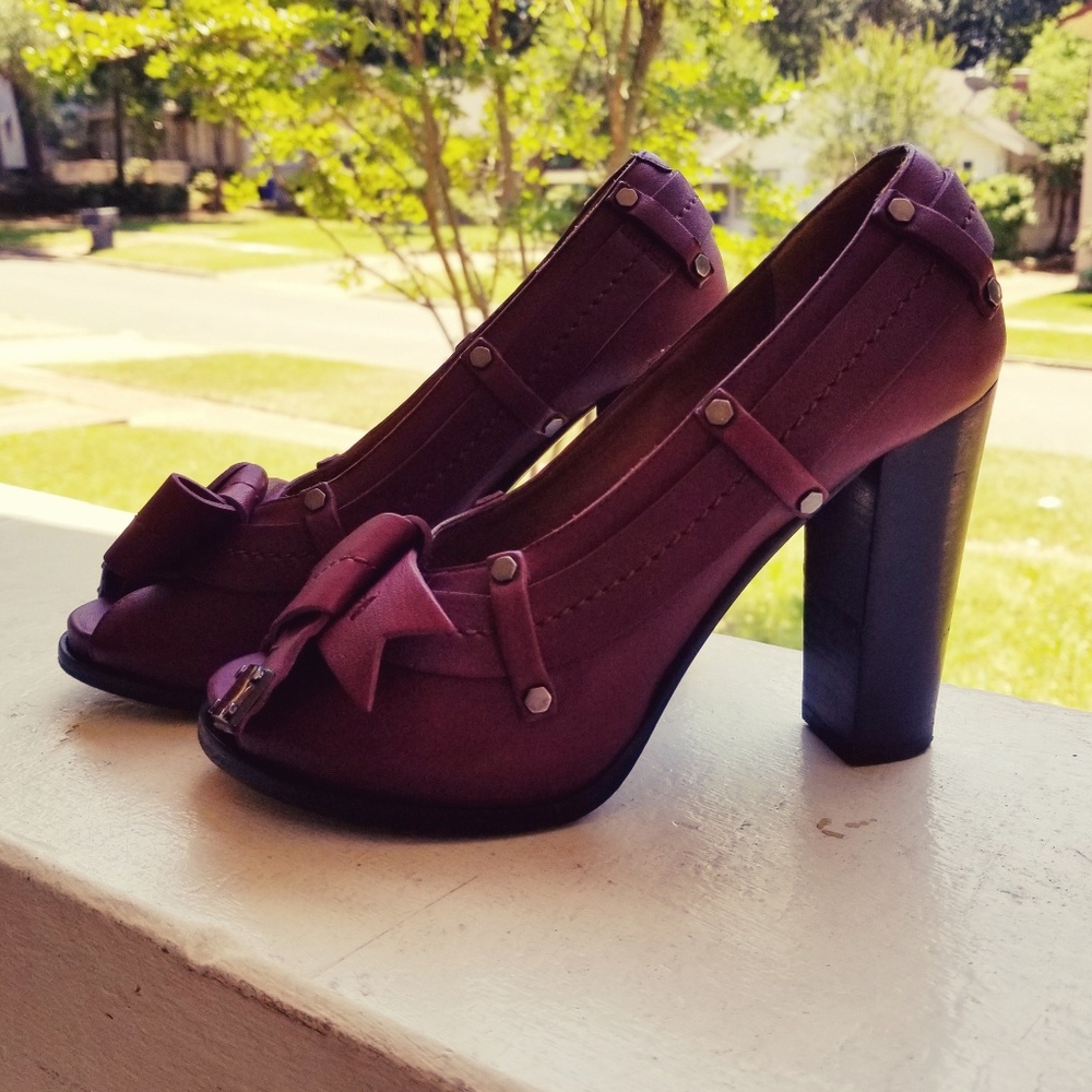 Marc Jacob's red leather heels size 7 gorgeous